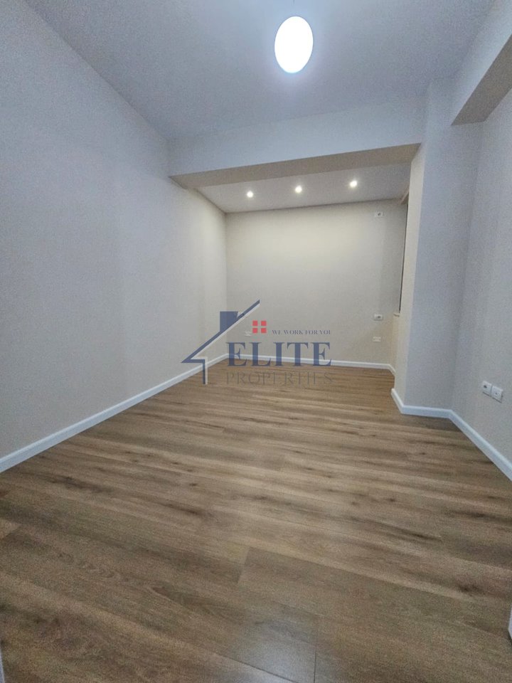 Përballë Delijorgjit, apartament 1+1 në shitje – Rruga e Kavajës