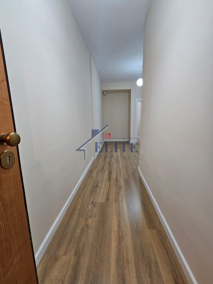 Përballë Delijorgjit, apartament 1+1 në shitje – Rruga e Kavajës