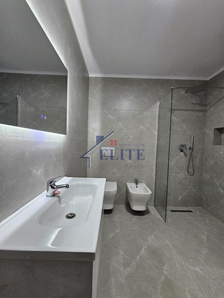 Përballë Delijorgjit, apartament 1+1 në shitje – Rruga e Kavajës