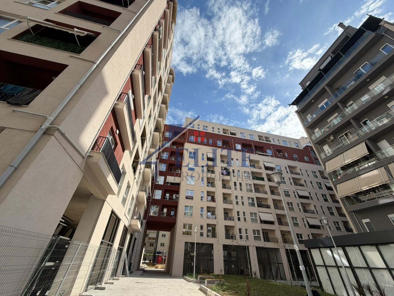 Kompleksi Aura, apartament 2+1 në shitje – Rruga Dritan Hoxha