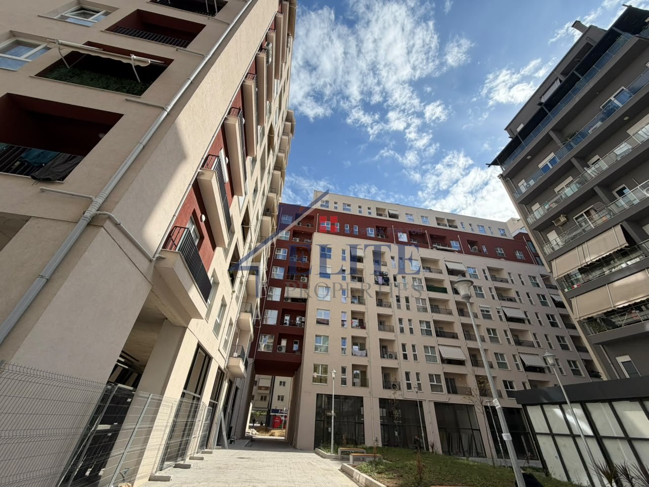 Kompleksi Aura, apartament 2+1 në shitje – Rruga Dritan Hoxha