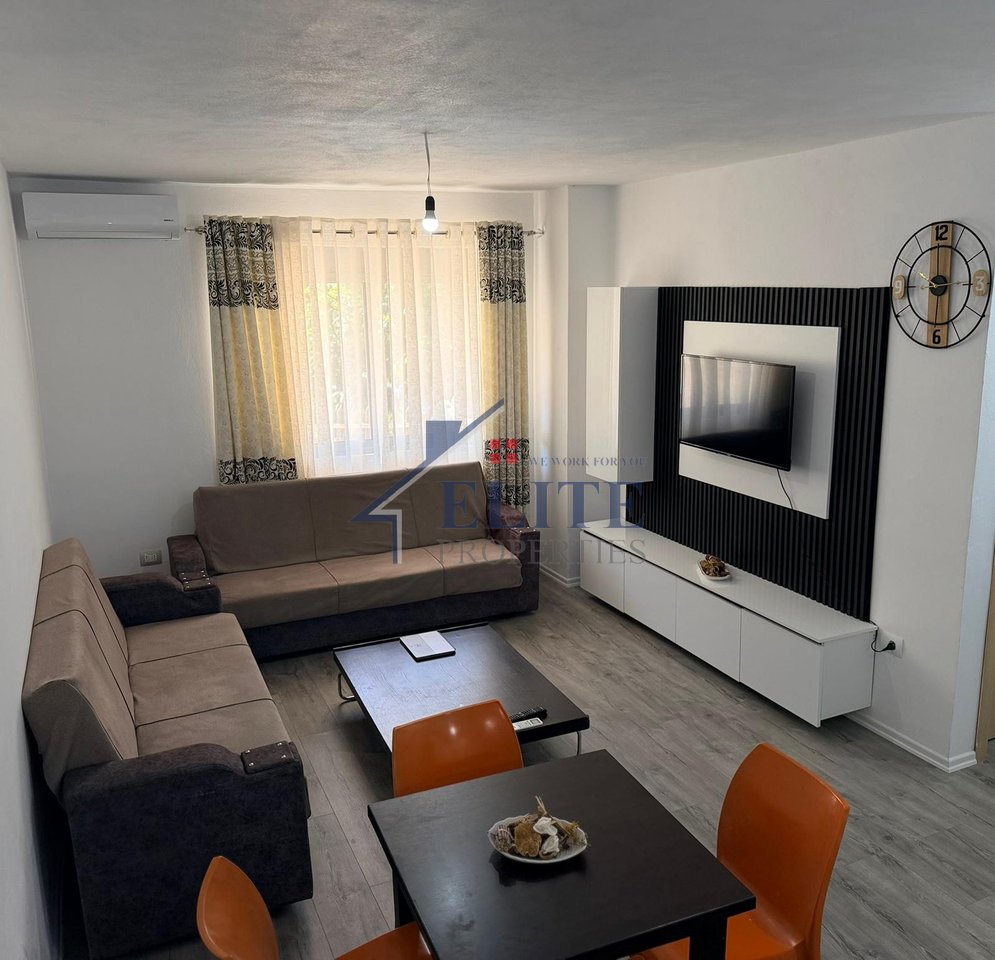 Shkëmbi i Kavajës, apartament 1+1 në shitje