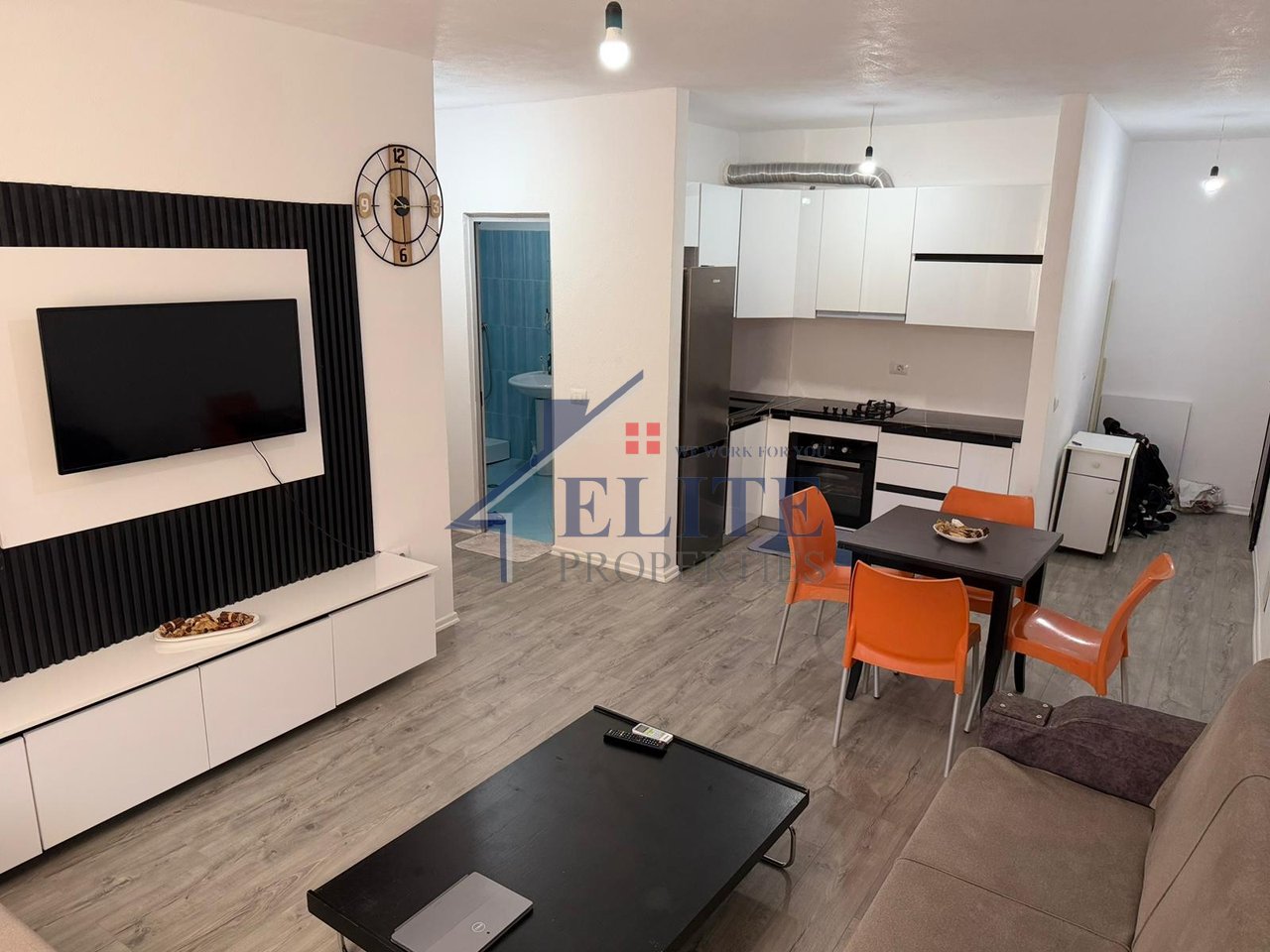 Shkëmbi i Kavajës, apartament 1+1 në shitje