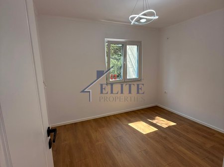 Xhamlliku, apartament 1+1 në shitje