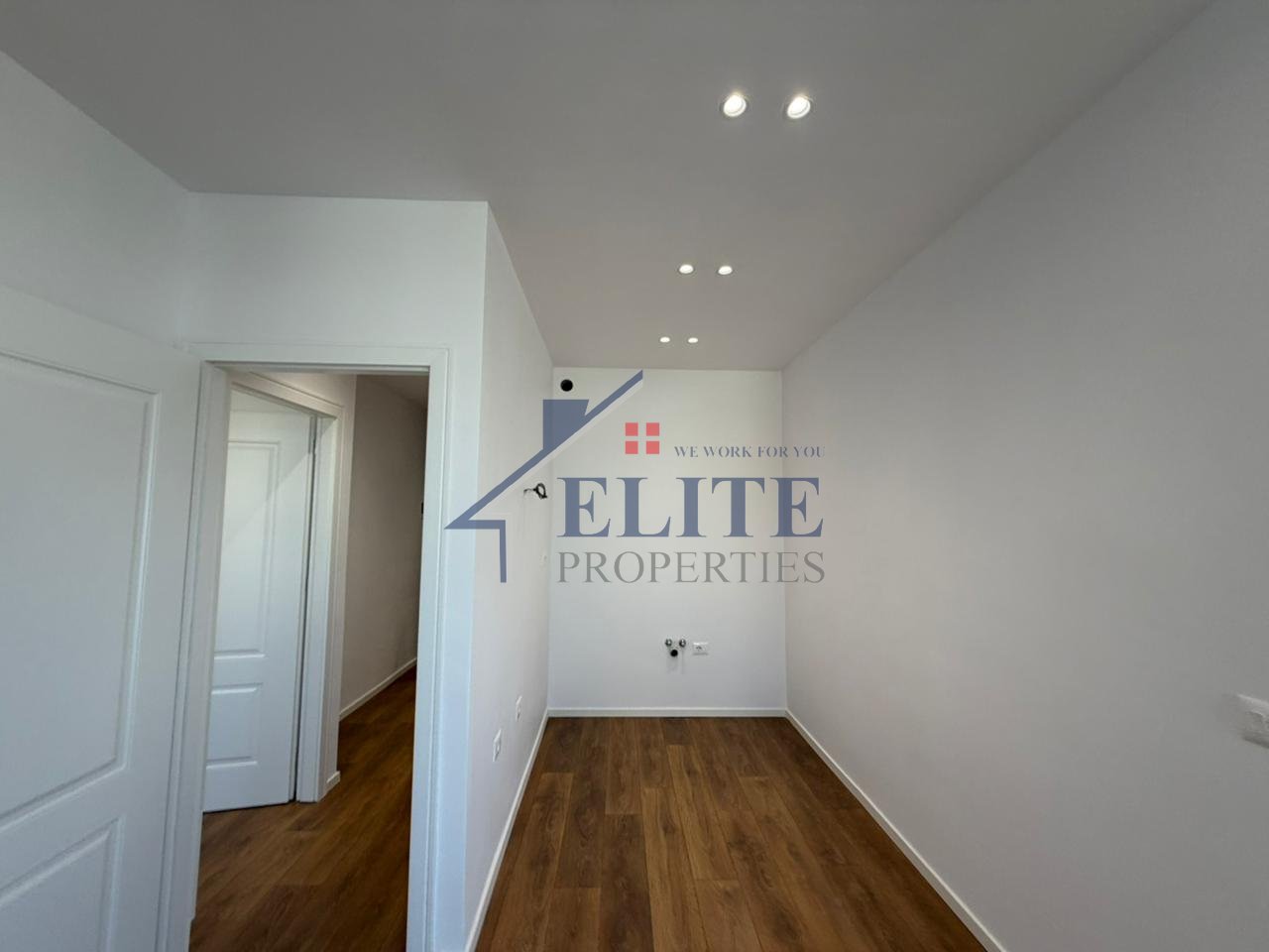 Ish-Stacioni i Fundit  i Tiranës së Re, apartament 1+1 në shitje