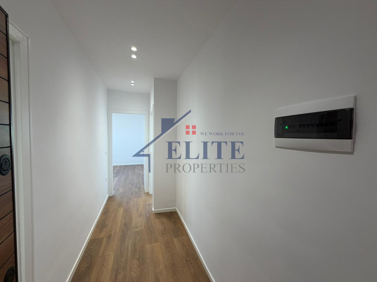 Ish-Stacioni i Fundit  i Tiranës së Re, apartament 1+1 në shitje
