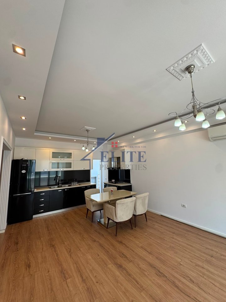 Kopshti Zoologjik, apartament 2+1+2 në shitje