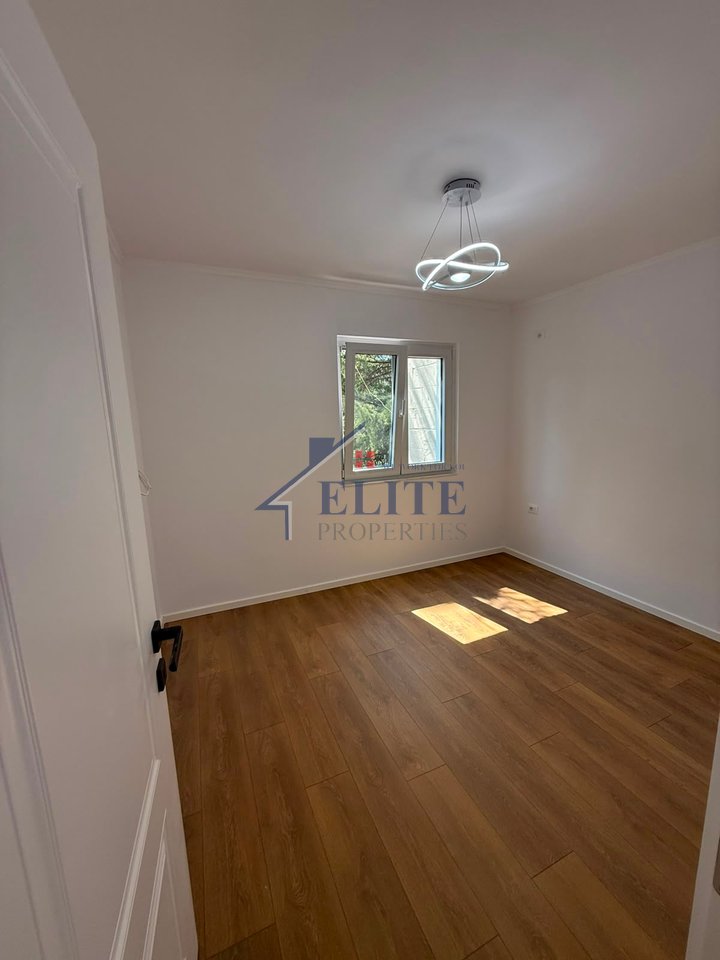 Xhamlliku, apartament 1+1 në shitje