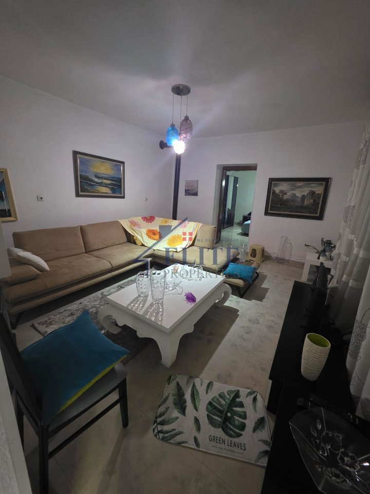 POGRADEC – SHITET SHTËPI PRIVATE 2-KATËSHE ME OBORR