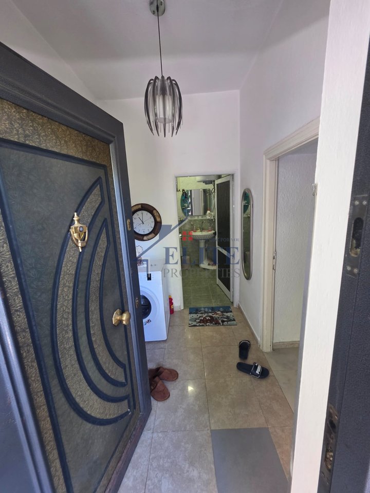 POGRADEC – SHITET SHTËPI PRIVATE 2-KATËSHE ME OBORR