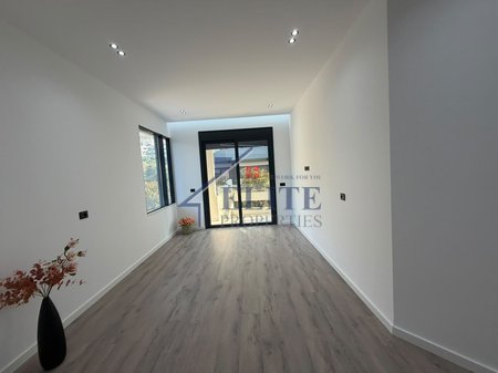 Vlorë, apartament 1+1 në shitje – Lungomare