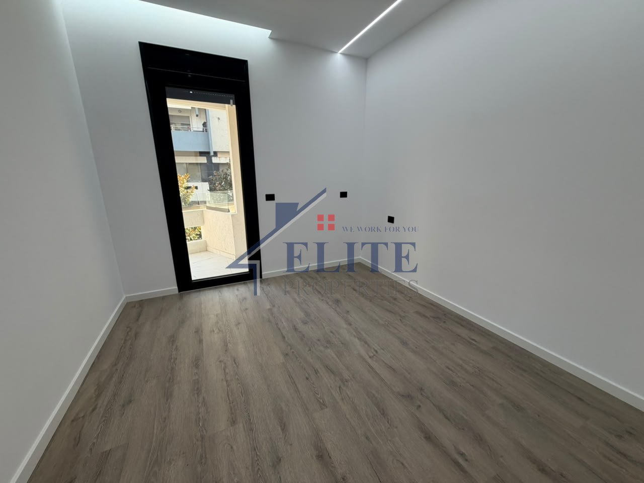 Vlorë, apartament 1+1 në shitje – Lungomare
