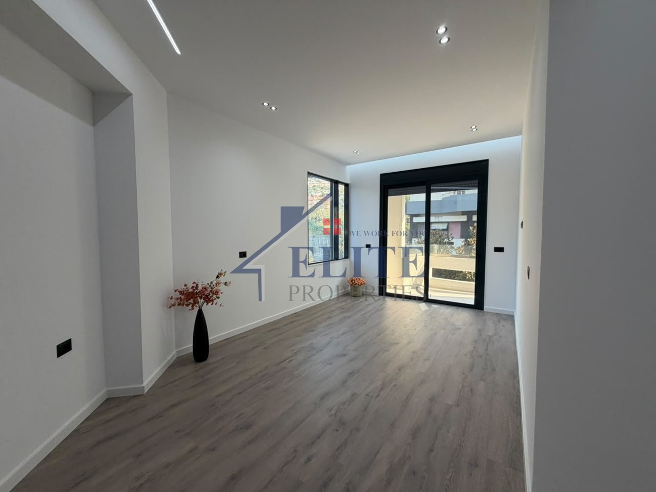 Vlorë, apartament 1+1 në shitje – Lungomare