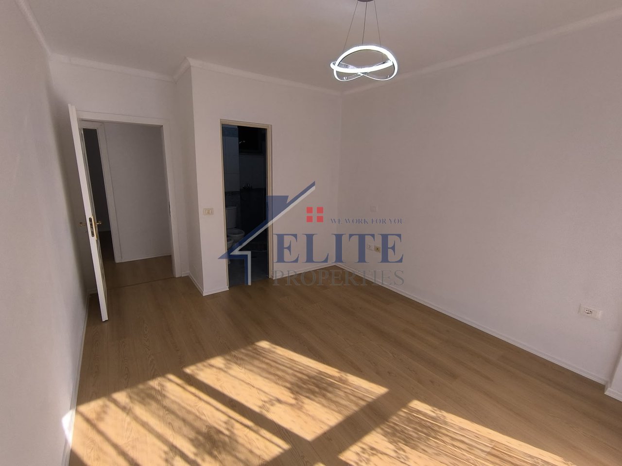 TEK RESTORANT FRESKU – shitet apartament 2+1