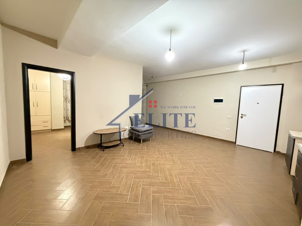 Astir prane bar oslo , jepet me qera apartament 2+1