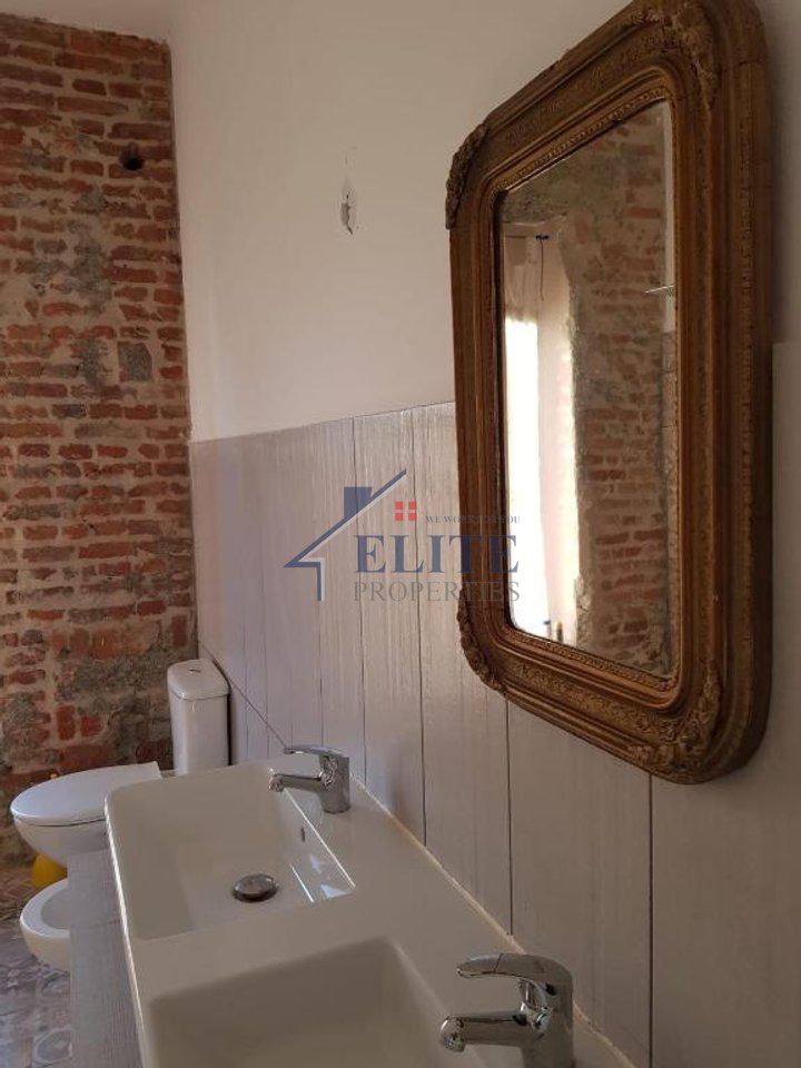 Inizio di Via Kavaja, Duplex 1+1 in affitto