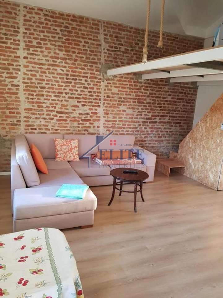 Inizio di Via Kavaja, Duplex 1+1 in affitto