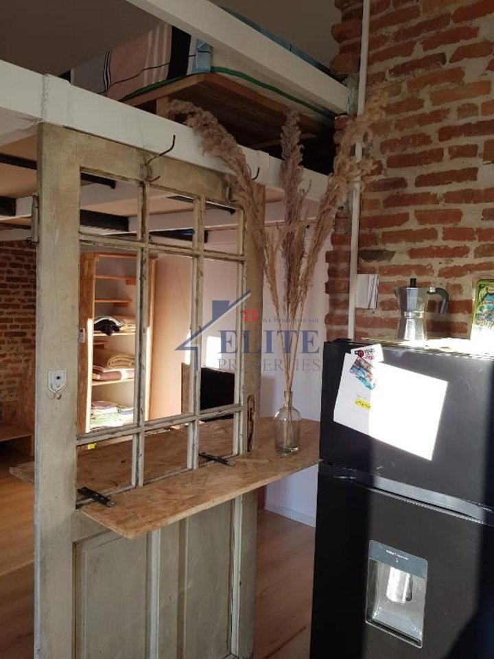 Inizio di Via Kavaja, Duplex 1+1 in affitto