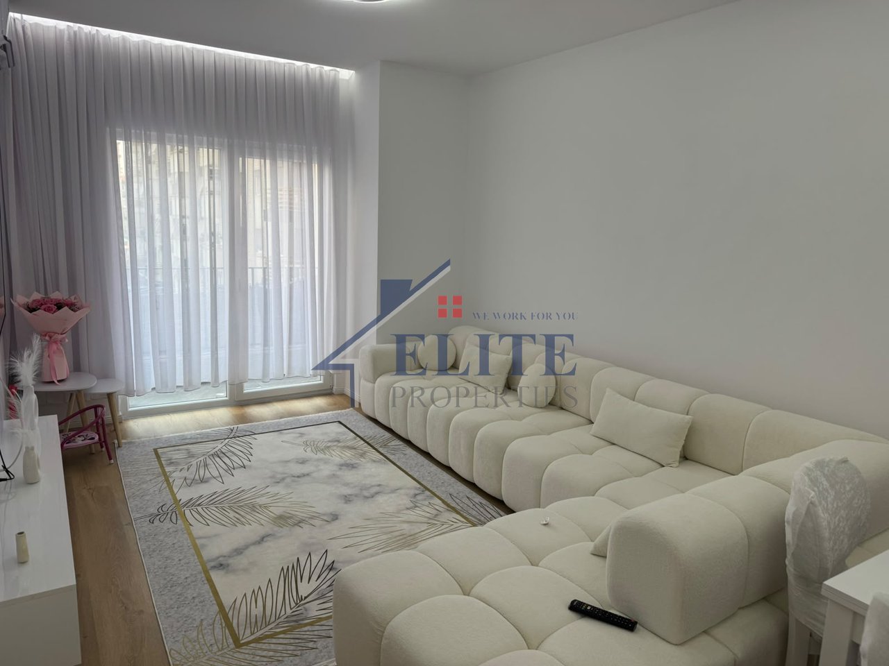 Aura Complex, on Dritan Hoxha street, 1+1 apartment for rent