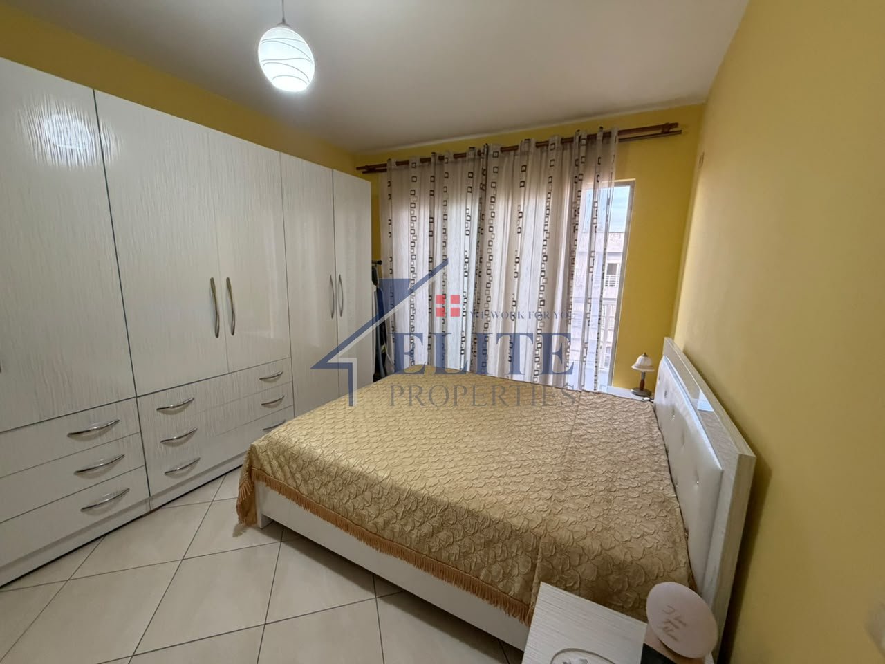 Komuna e Parisit, pranë Qendrës Kristal apartament 2+1 ne shitje