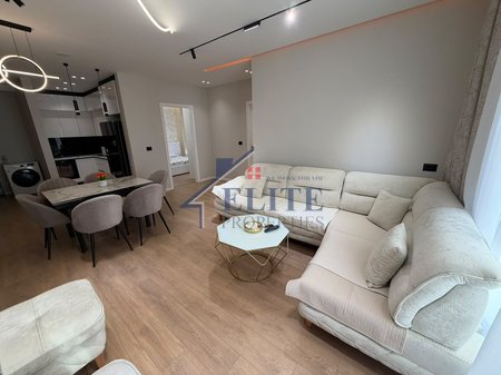 Aura Complesso in via Dritan Hoxha, appartamento 2+1 in affitto