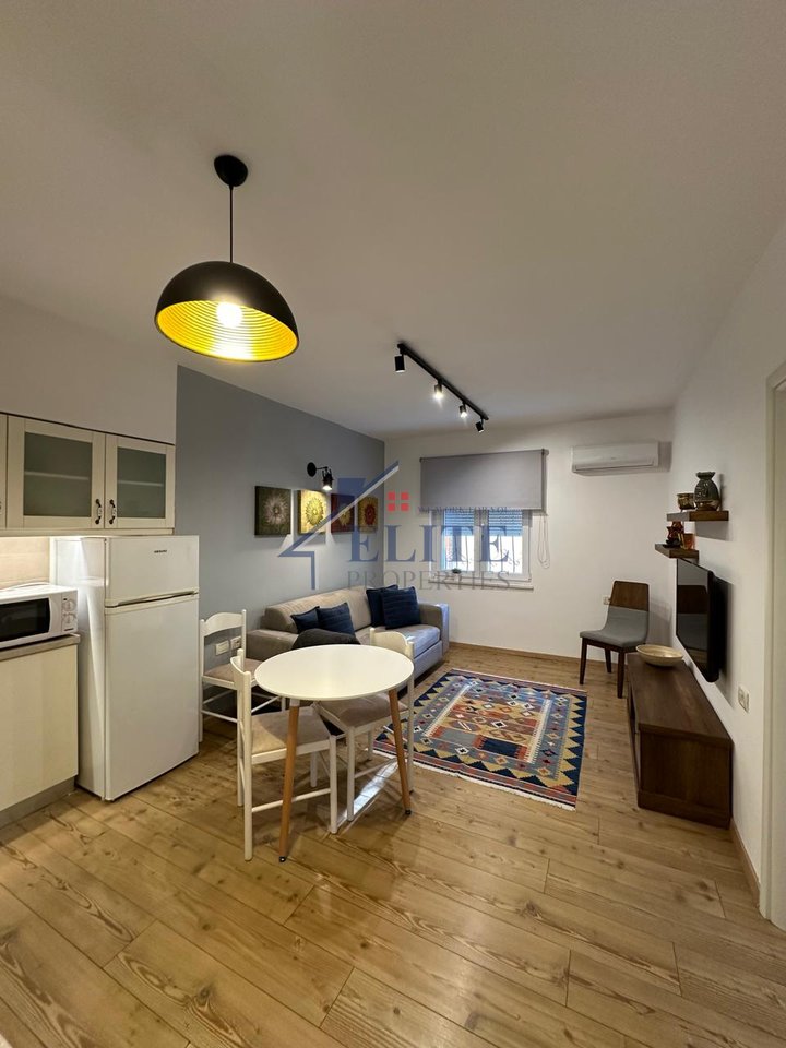Apartament 1+1 per qera - Rruga Elbasanit, Rruga Mustafa Lleshi