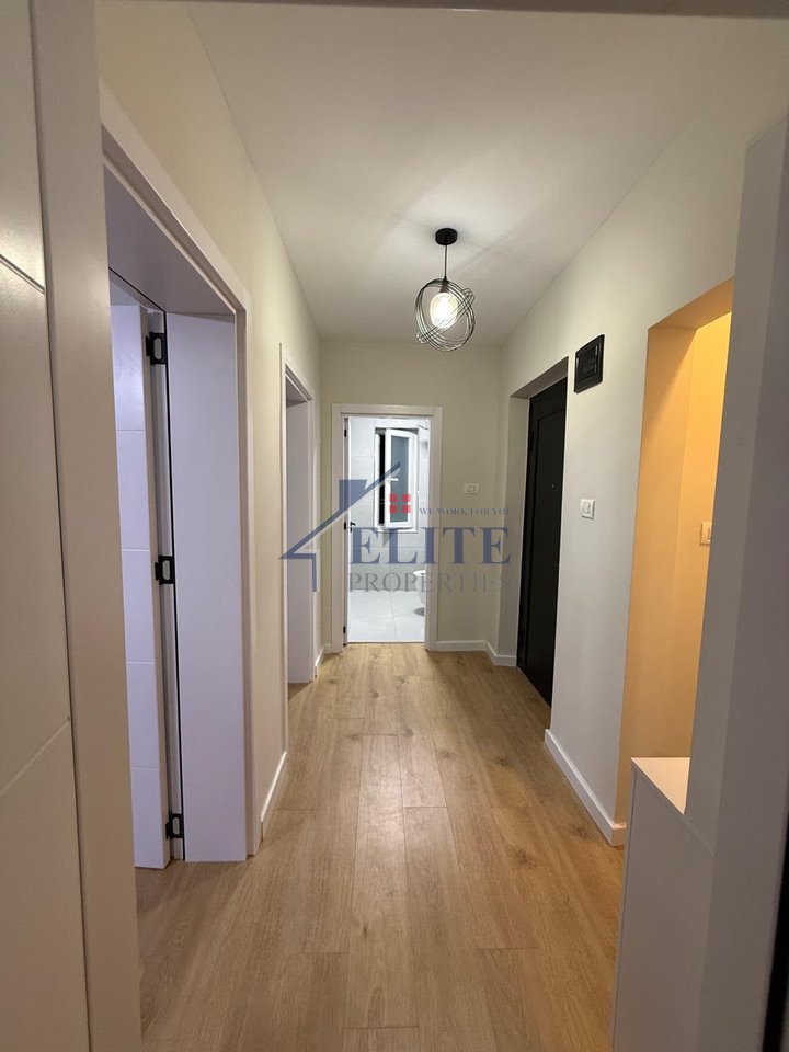 Rruga e Dibrës, apartament 2+1 me qera - prane Medresesë