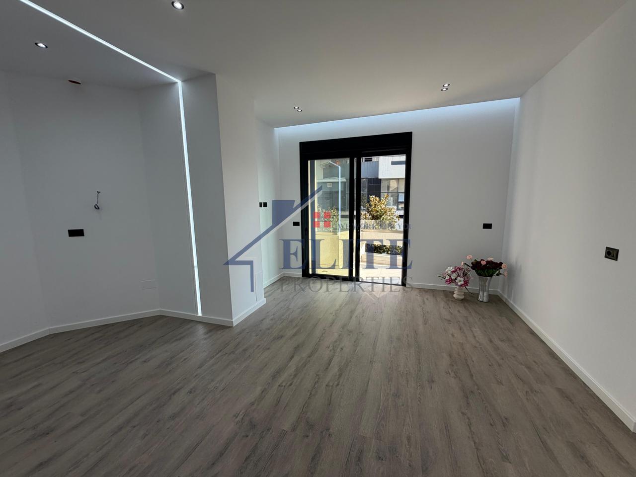 Lungomare,  apartament 1+1 në shitje – Vlorë