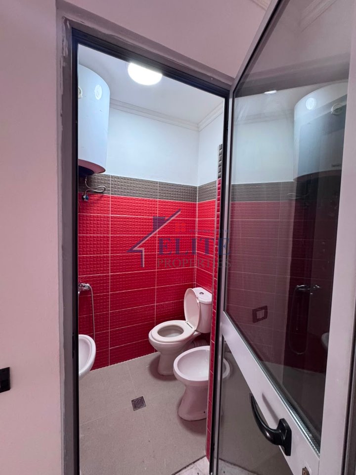 Fresk, prane Thesarit apartament 1+1 ne shitje