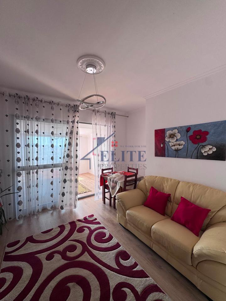 Fresk, prane Thesarit apartament 1+1 ne shitje