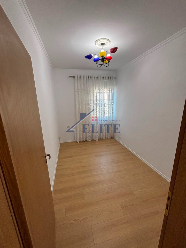 FRESK, RRUGA E DAJTIT– shitet apartament 2+1