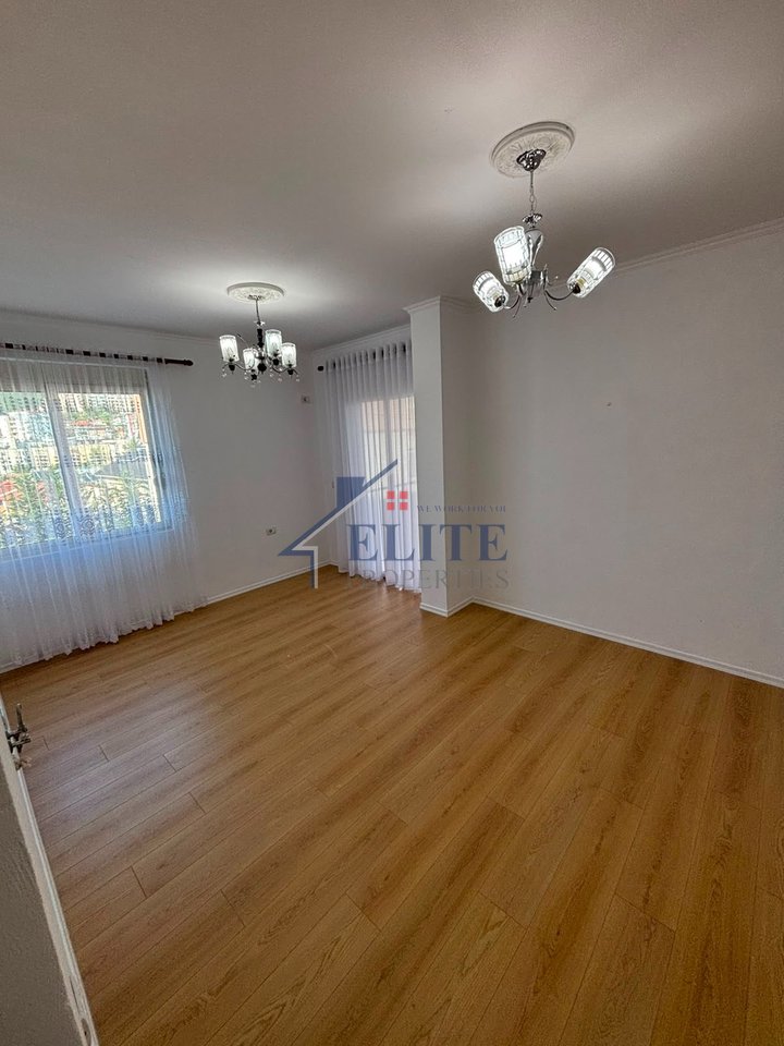FRESK, RRUGA E DAJTIT– shitet apartament 2+1
