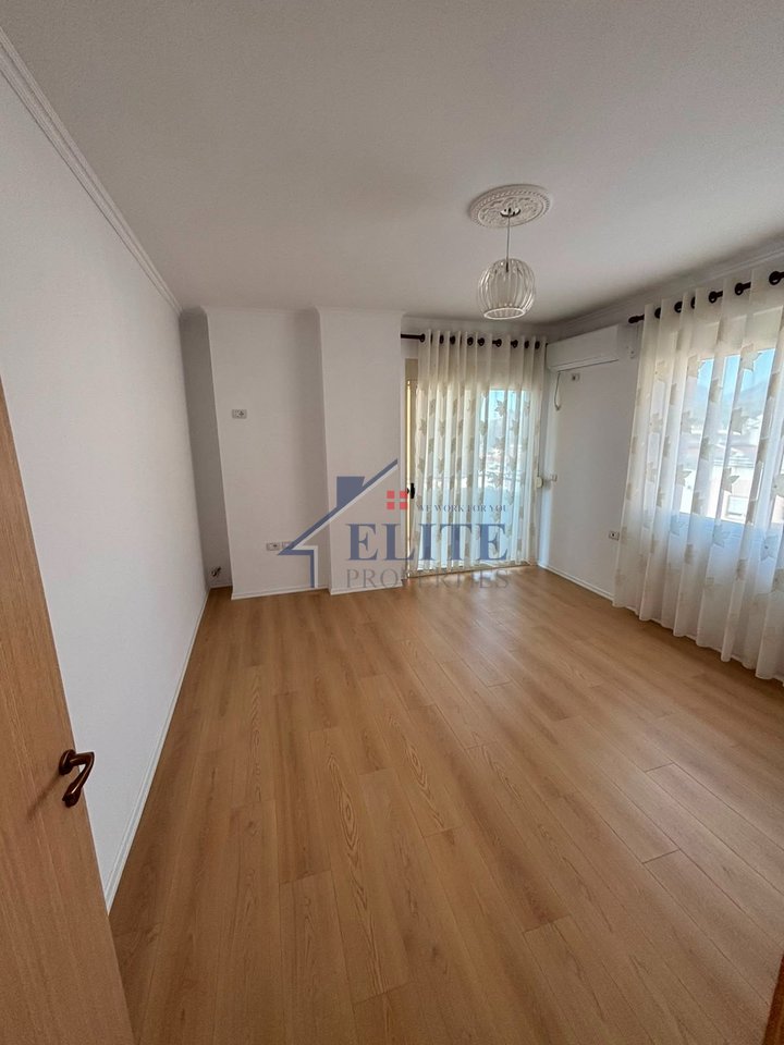 FRESK, RRUGA E DAJTIT– shitet apartament 2+1