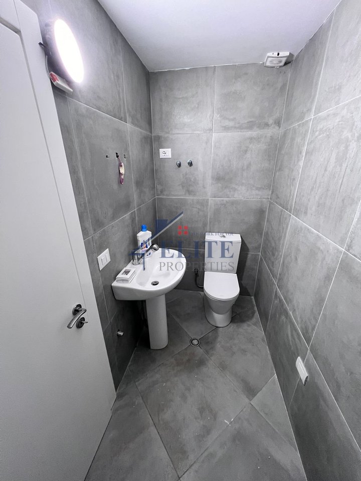 SELITË – TIRANË ,jepet dyqan me qera