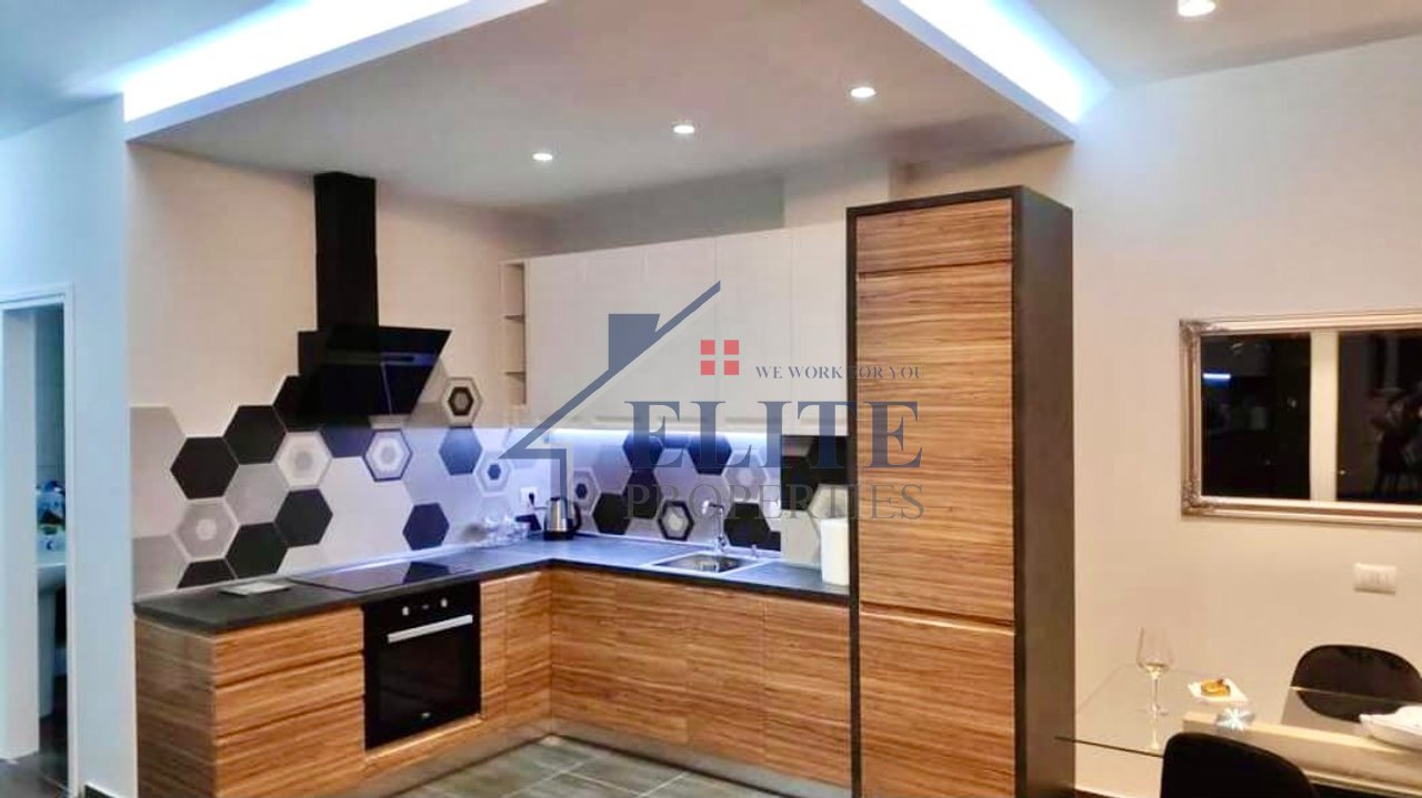 Pazari i Ri, apartament 2+1 me qira
