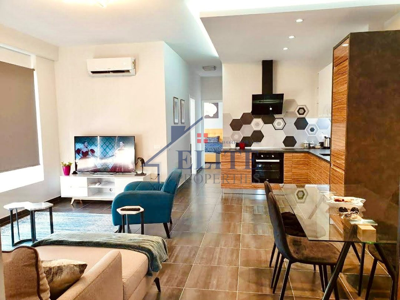 Pazari i Ri, apartament 2+1 me qira
