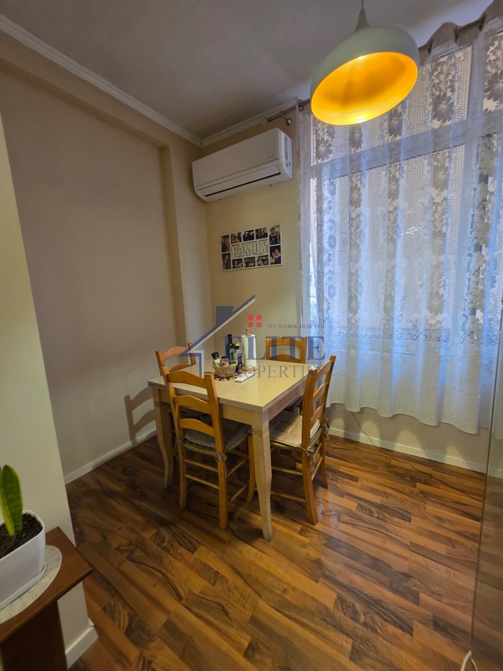 Pallatet Shallvare, apartament 2+1 në shitje