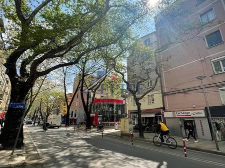 Myslym Shyri, Tiranë – shitet dyqan