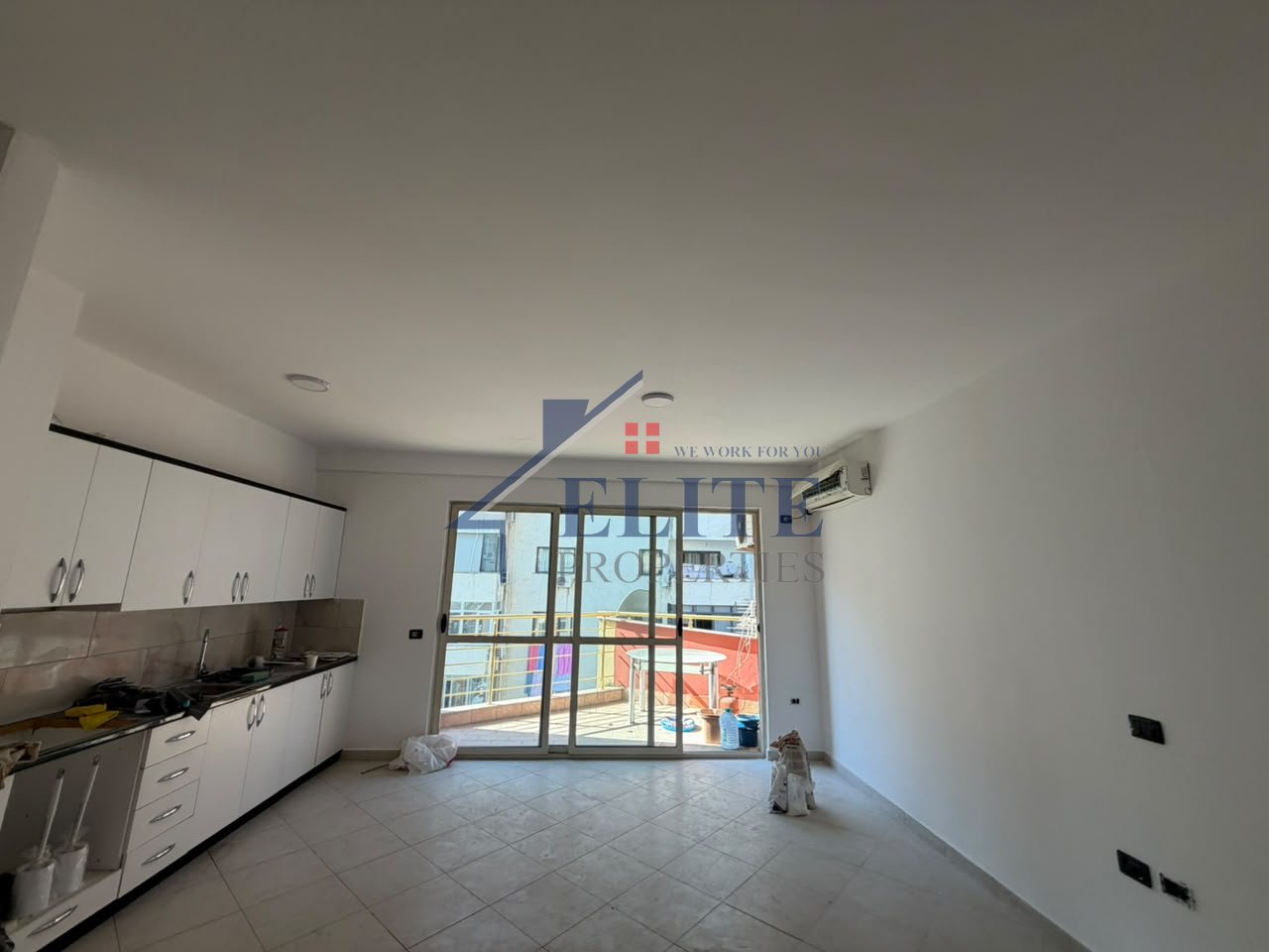 Astir, apartament 3+1+2 në shitje, Rruga Teodor Keko