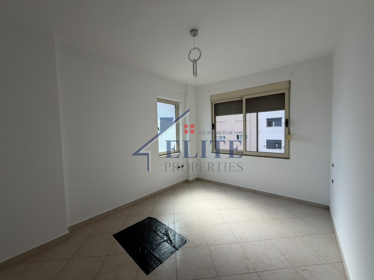 Astir, apartament 3+1+2 në shitje, Rruga Teodor Keko