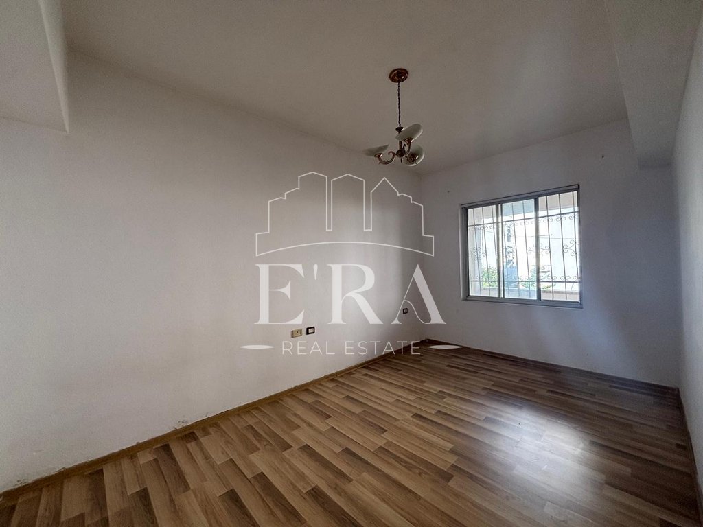 Shitet apartament 2+1, Durres