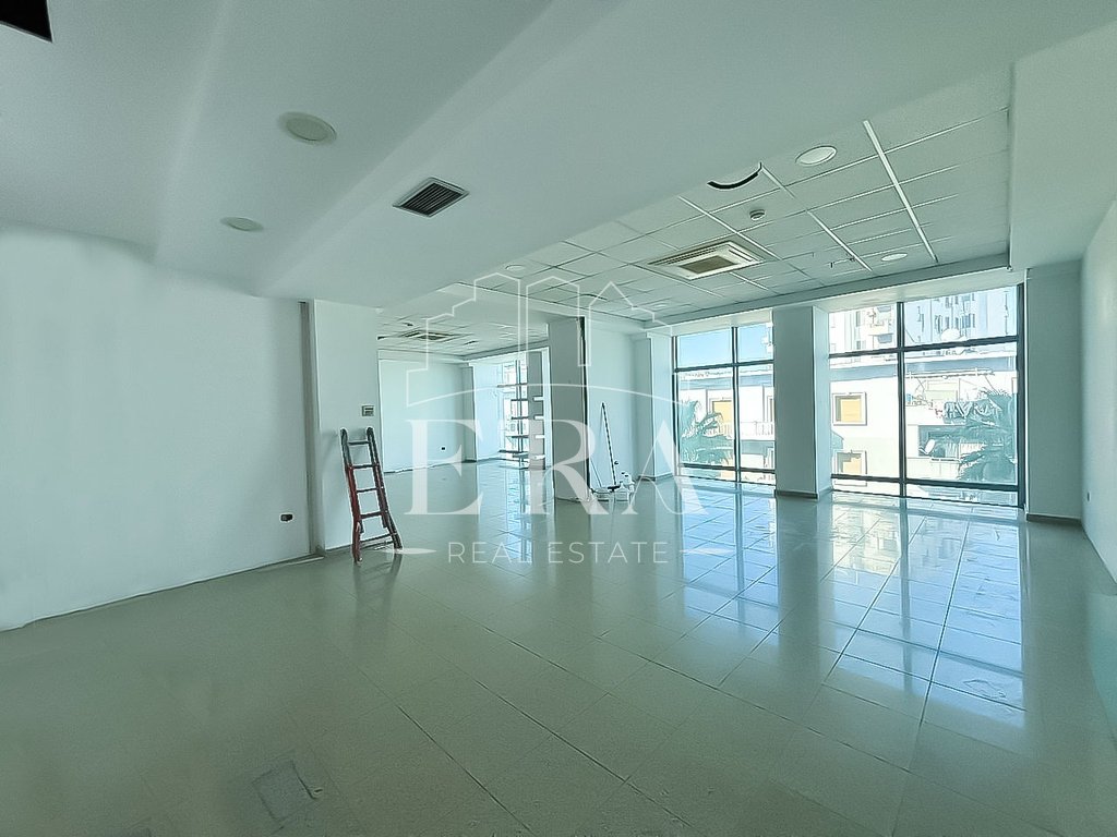 Jepet ambient biznesi me qera, Durres.