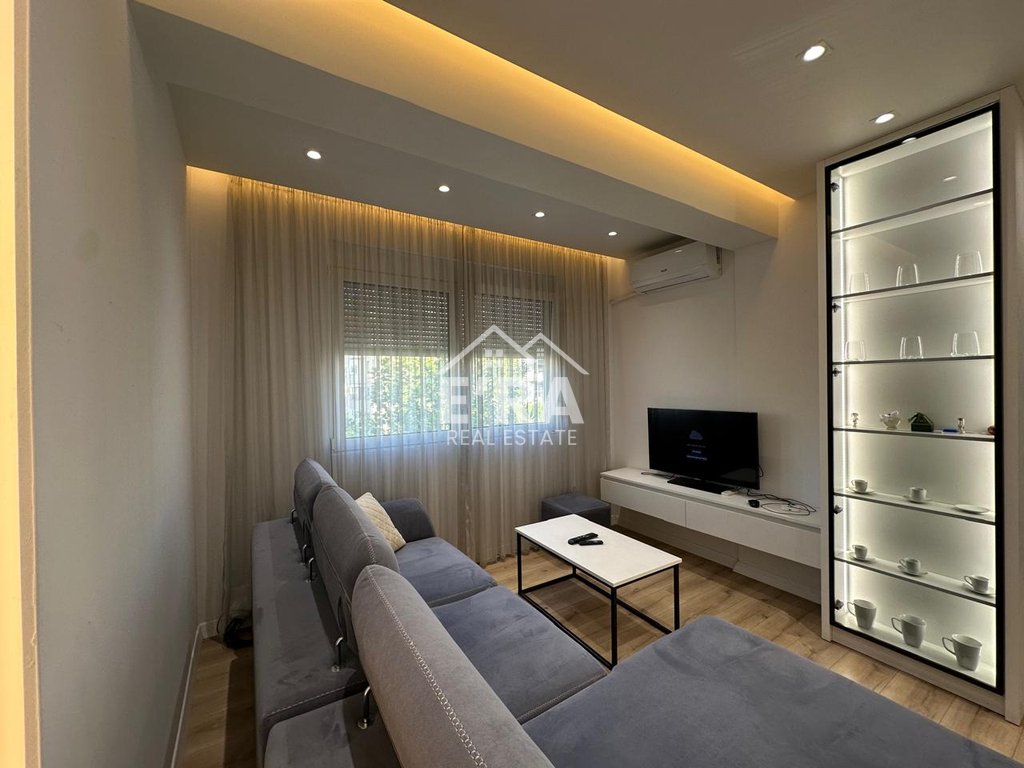 Shitet apartamenti 1+1, Plazh, Durres.