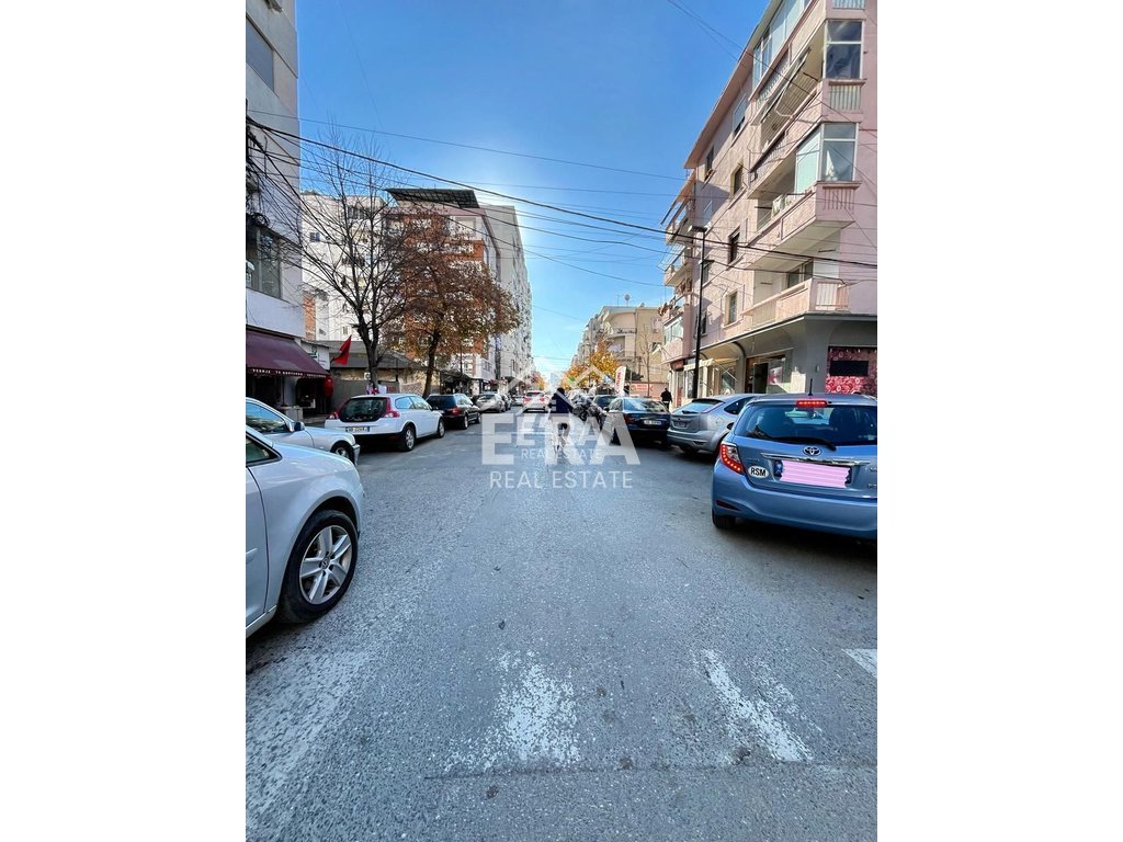 Shitet dyqan,Qender ,Durres.