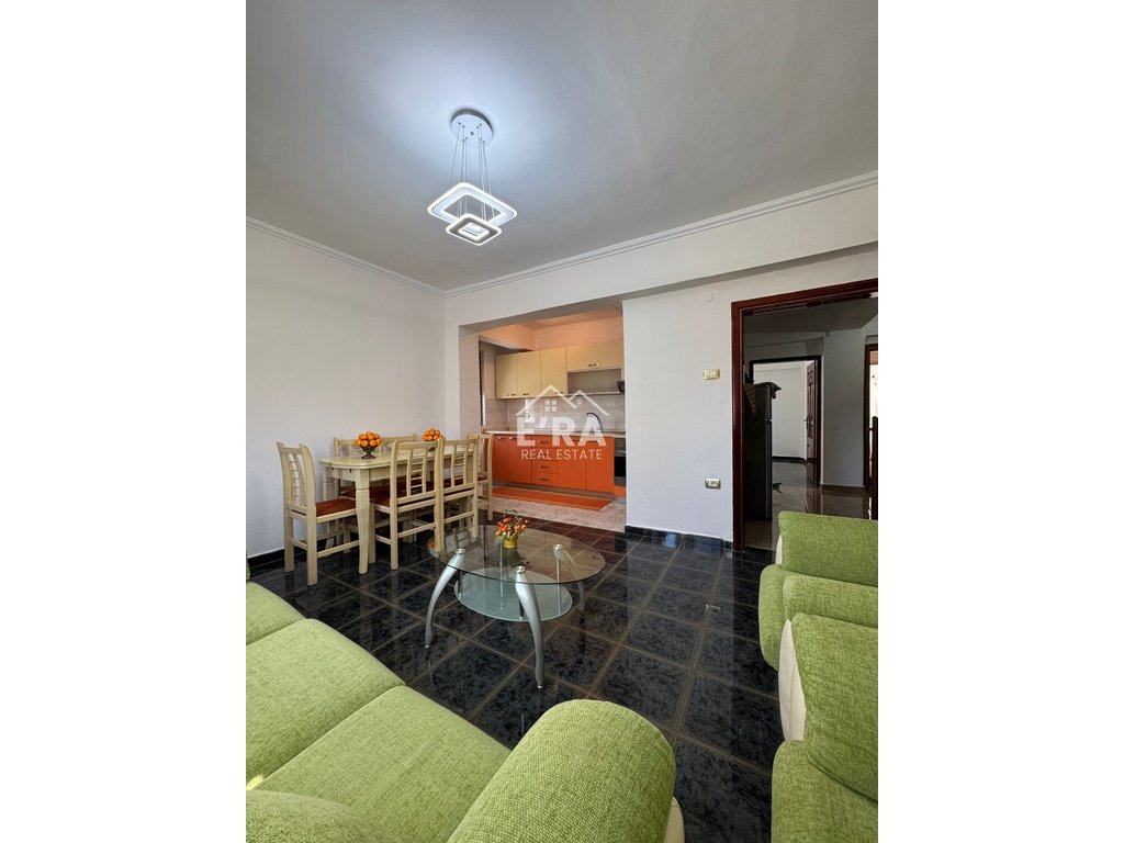 Shitet Apartament 2+1, Pran Spitalit Rajonal ,Durrës