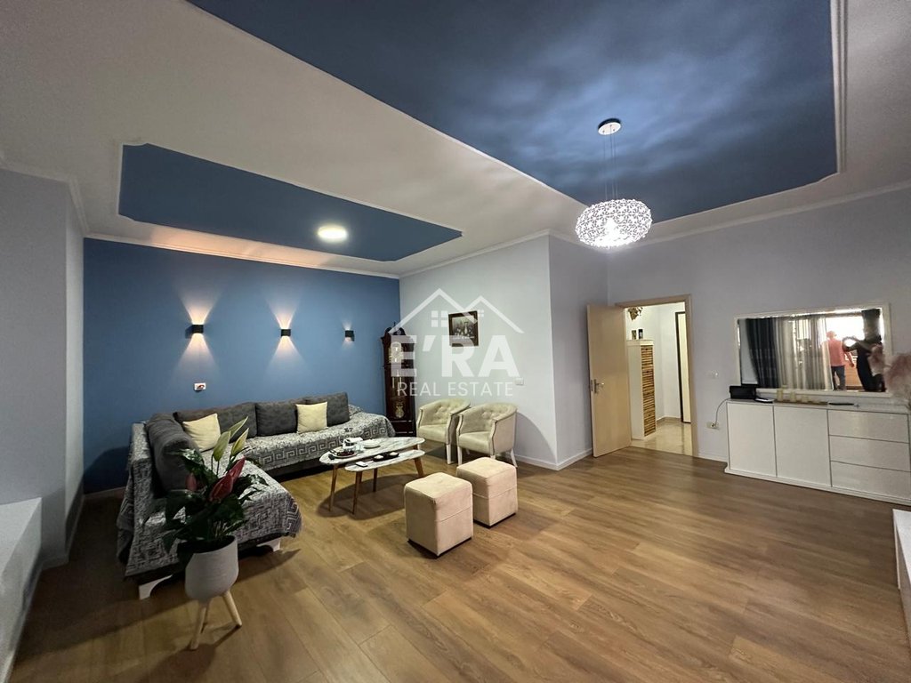 Shitet apartamenti 2+1+2,Tek Ish Urt ,Durres.