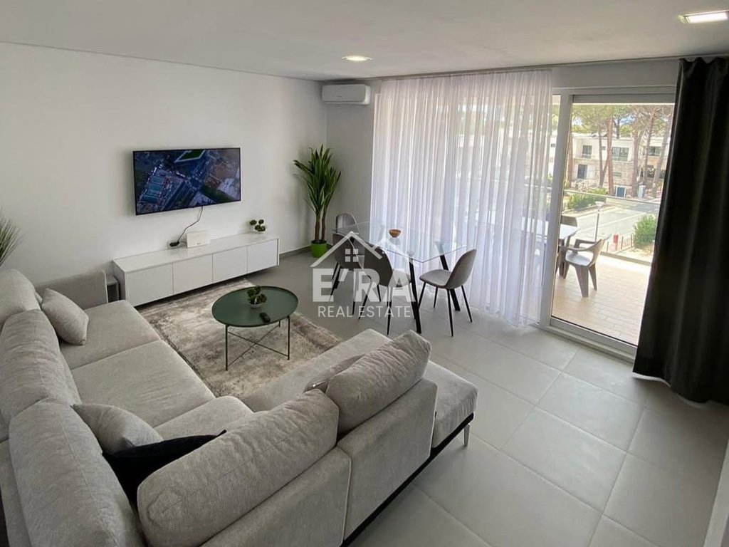 Shitet apartament 2+1, San Pietro, Gjiri i Lalzit.