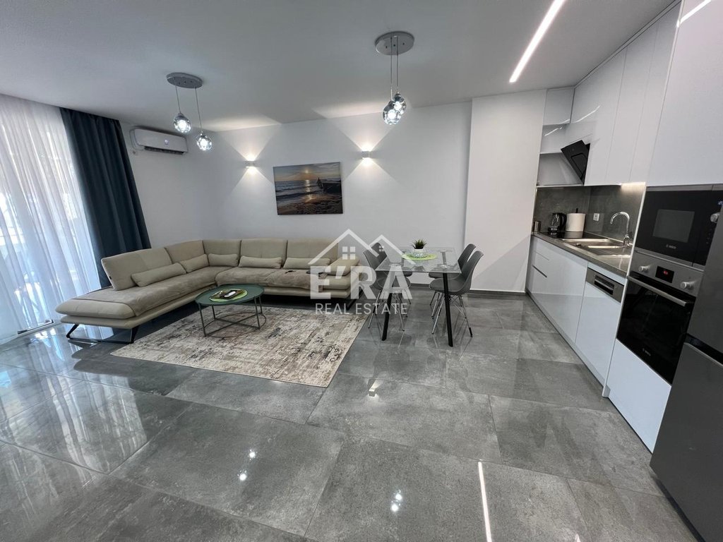 Shitet apartament 1+1, San Pietro, Gjiri i Lalzit.