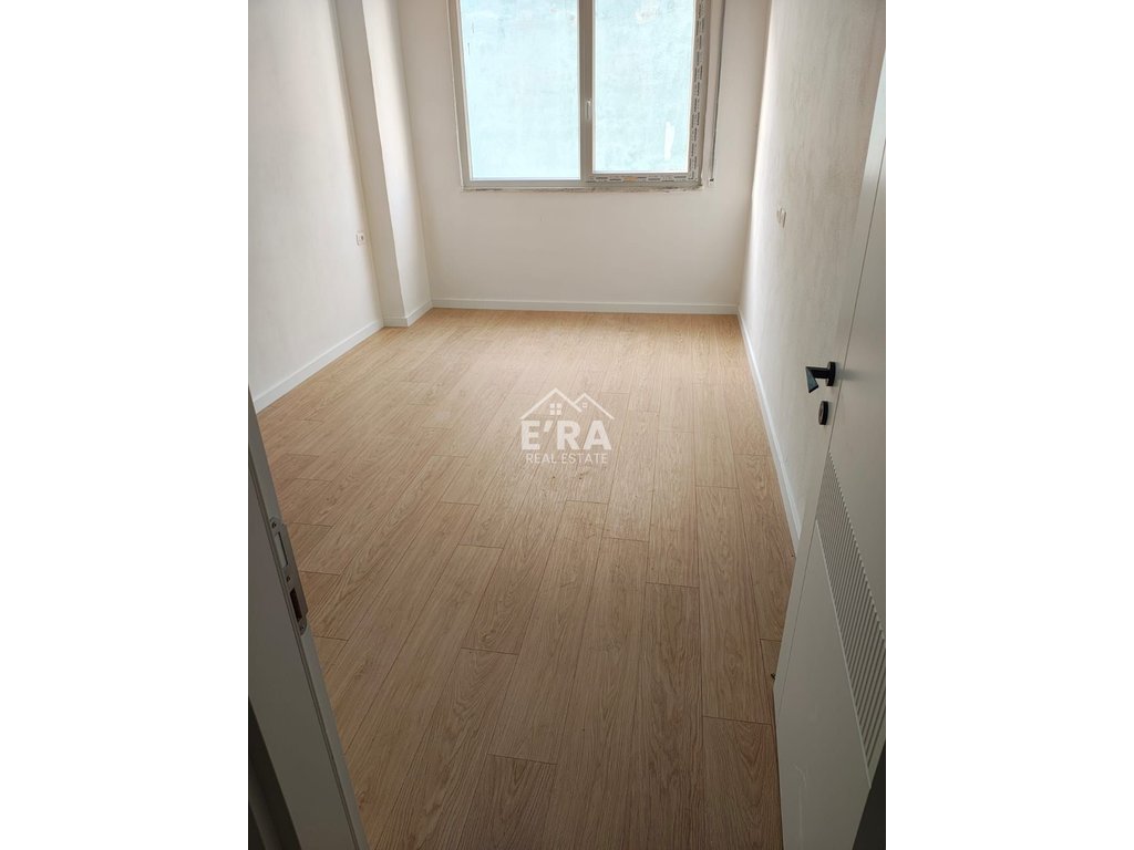 Shitet apartament 1+1, Golem.