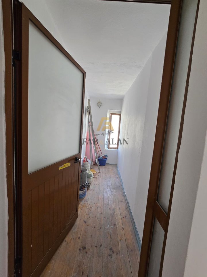 TEK RRUGA BARDHYL APARTMENT 2+1 FOR SALE!